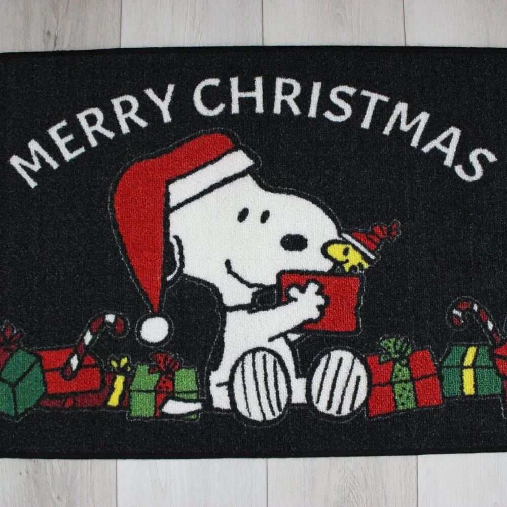 Peanuts Snoopy Woodstock Merry Christmas Holiday Black Accent Rug 19.5